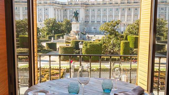 Ayudante de Camarero/a