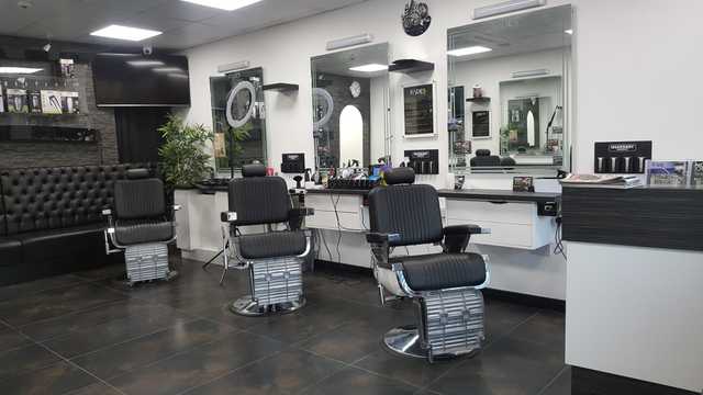 Barber / Hairdresser