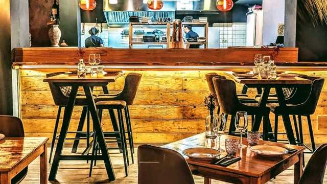 Ayudante/a de Cocina y Friegaplatos