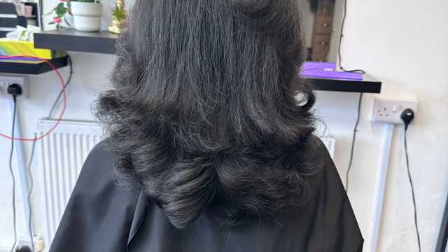 Senior Beauty Therapist