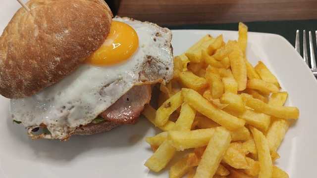Camarero/a y Cocinero/a