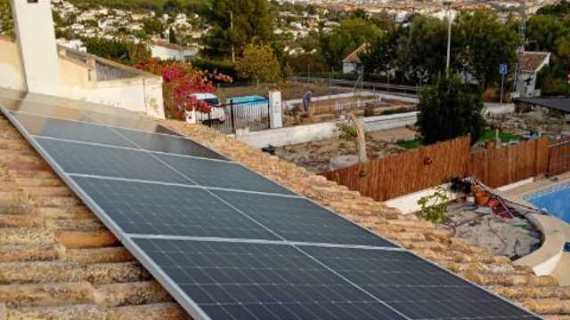 BUSCAMOS  INSTALADOR  DE PANELES SOLARES CON EXPERIENCIA