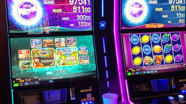 Camarera/o salón de juegos