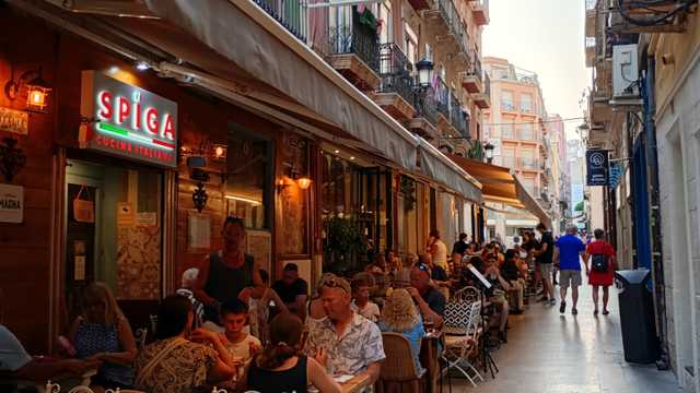 Cocinero, pizzero y ayudante de cocina