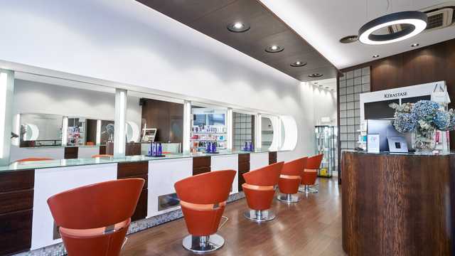 Oficial de Peluquería