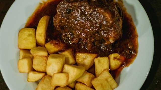 Cocinero/a y Ayudante/a de Cocina