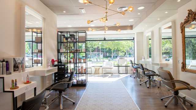 Oficial de Peluquería