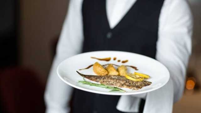 RUNNER PARA RESTAURANTE ZONA CHAMBERÍ