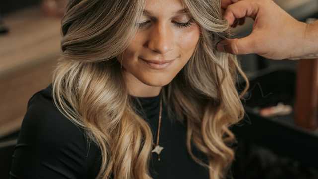 Oficial de Peluquería