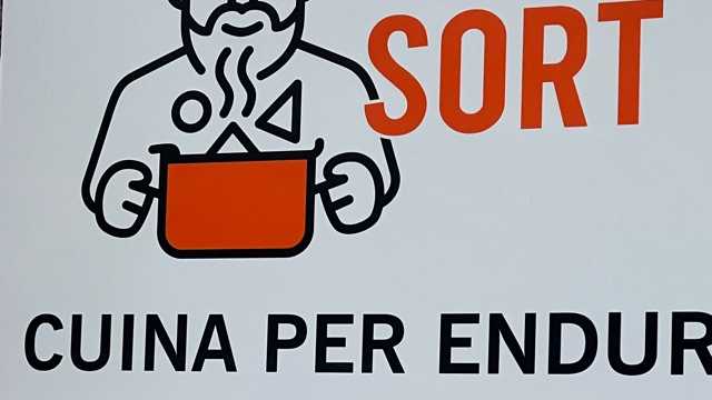 Dependiente/a y Ayudante de Cocina