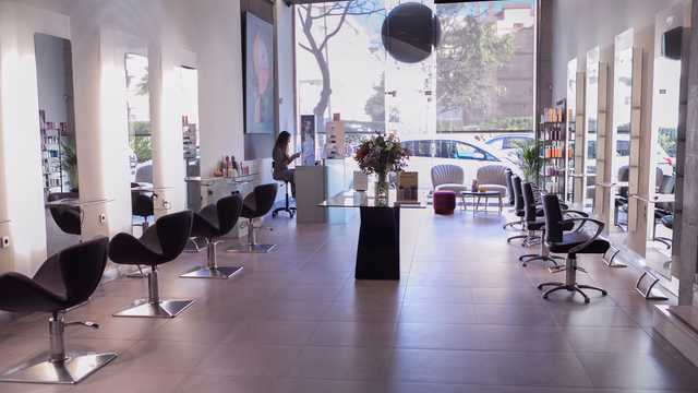 Oficial de Peluquería