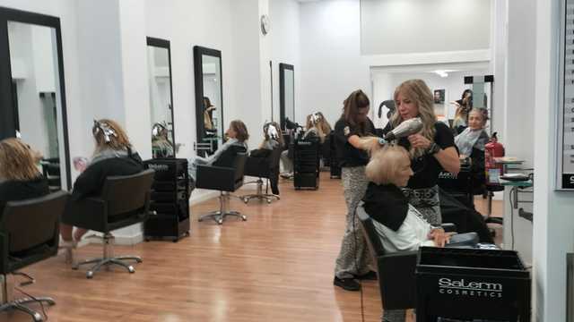 Peluquera o ayudante de peluqueria