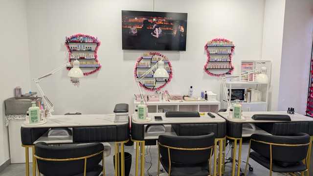 Manicurista Técnica Uñas Acrilicas