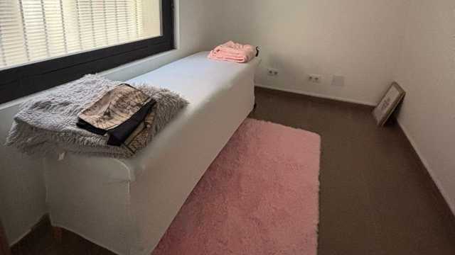 Esteticista/ técnica de pestañas/ otros