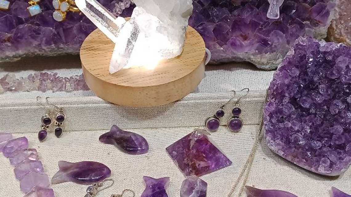 Holithings.. cover image