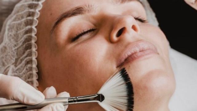 Esteticista, Manicurista, Masajista