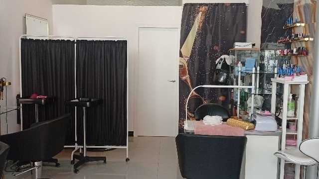 Oficial de Peluquería