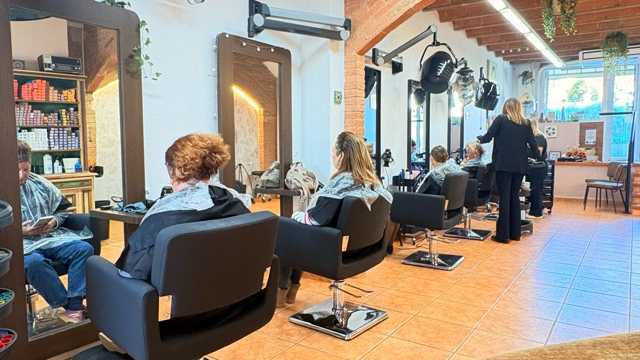 Estilista / Oficial de Peluquería