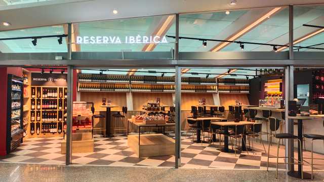 Ayudante camarero sustitución aeropuerto