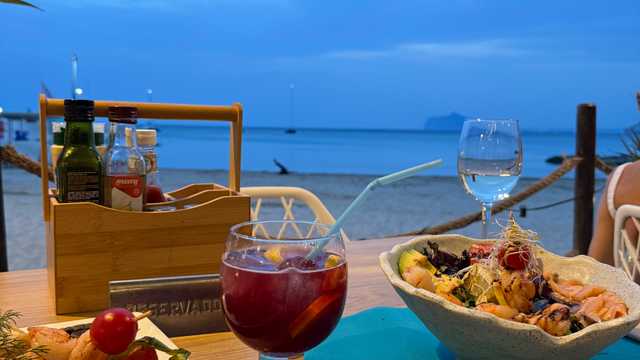 Cocinero/a y Ayudante/a de Cocina