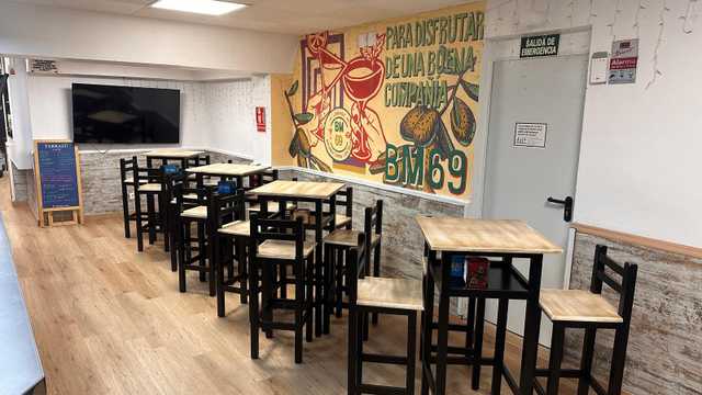 Camarero/a y Ayudante/a de Cocina