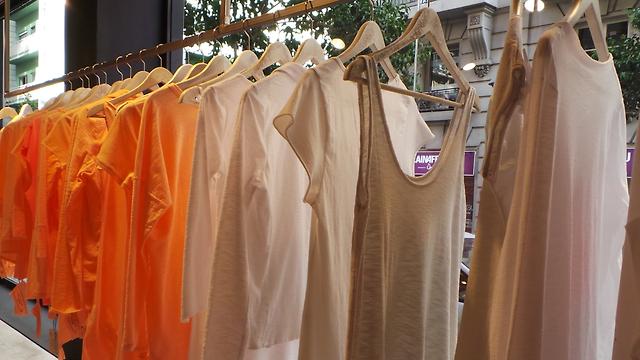 Vendedora para tienda de moda de alta gama