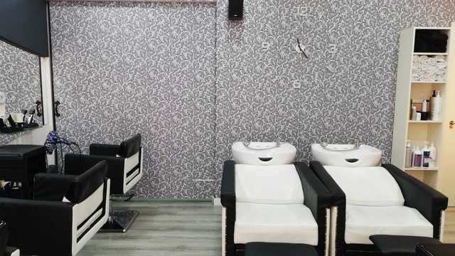 Técnica Manicurista en Acrílico y Gel.