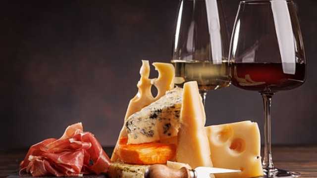 DEPENDIENTE/A PARA VINOTECA & QUESERÍA EN SANTIAGO BERNABÉU