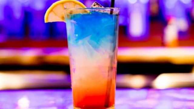 Cocktail Waiter / Waitress