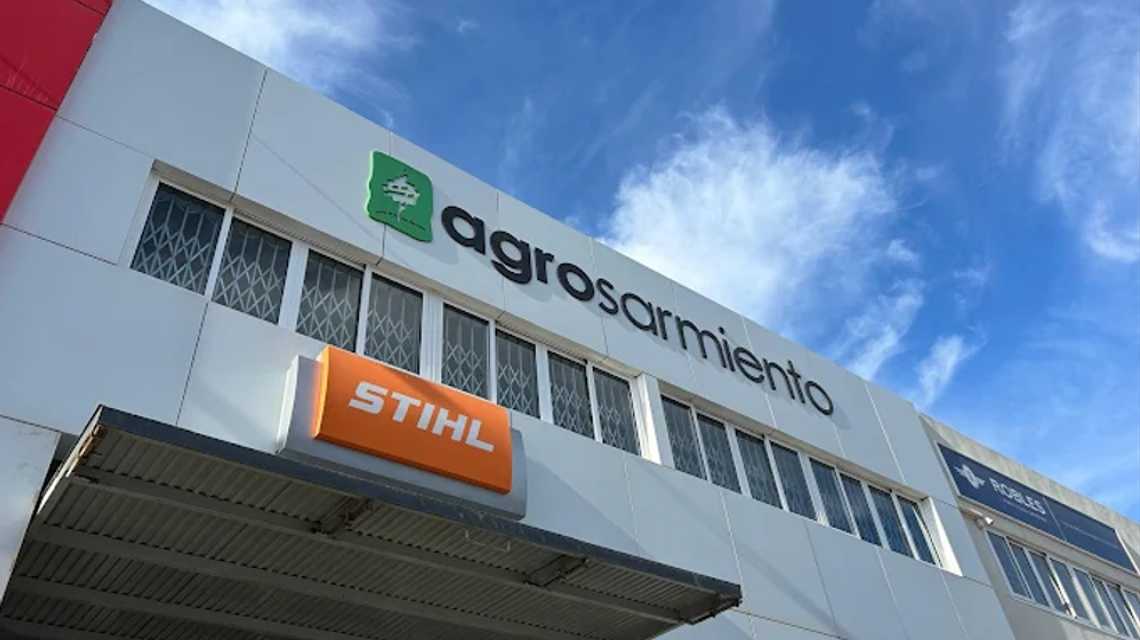 Agrosarmiento S.l. - Maquinaria Agrícola cover image