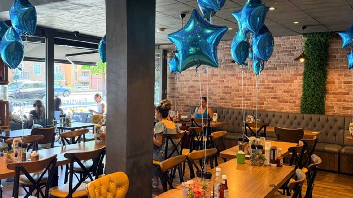 Frankie's Cafè cover image