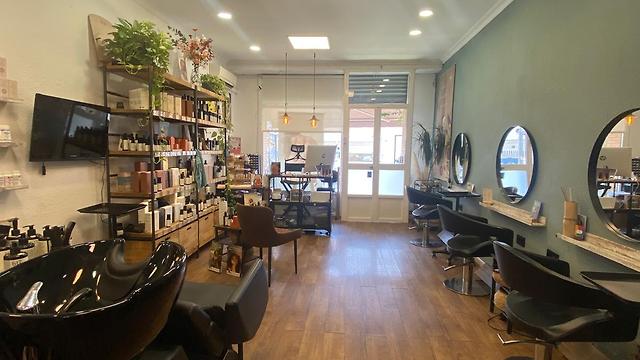Oficial de Peluquería