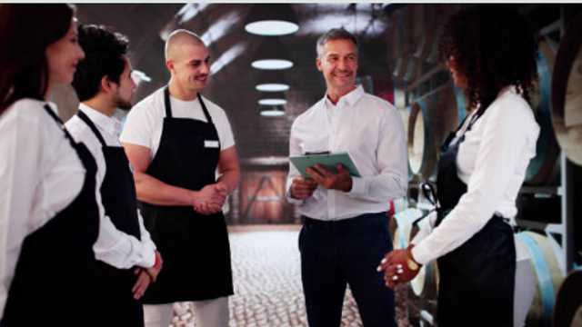 DIRECTOR/A PARA RESTAURANTE EN LA EIXAMPLE - 2400 - 2700€ NETO AL MES