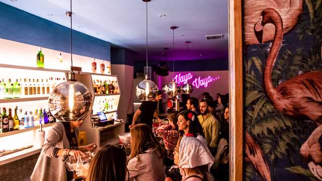 ENTRE SEMANA TARDES- VAYA VAYA PUB