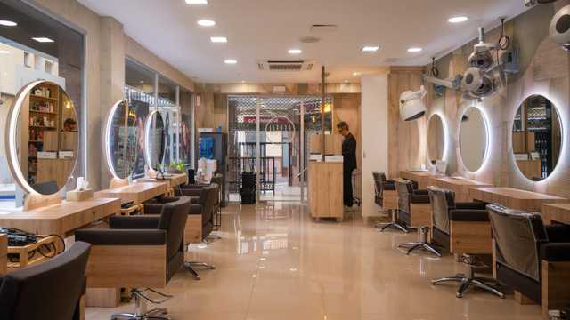 Oficial de Peluquería