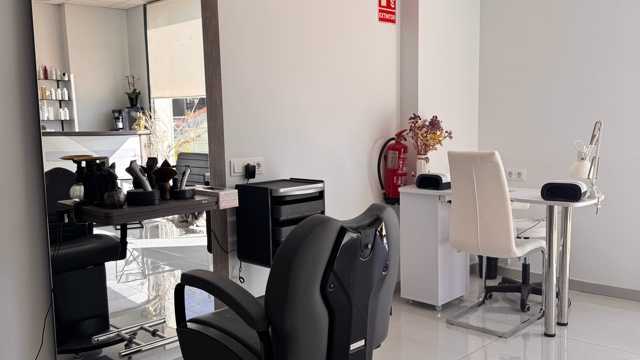 Oficial de Peluquería