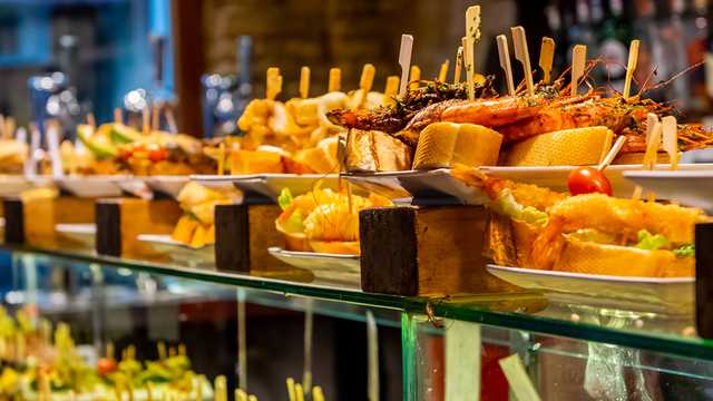 COCINERO/A 25H SEMANALES