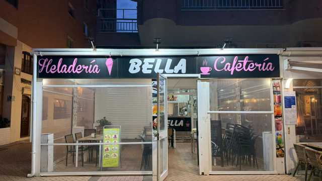 Camarero/a y Ayudante/a de Cocina