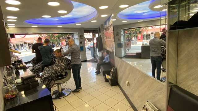 Barber / Hairdresser