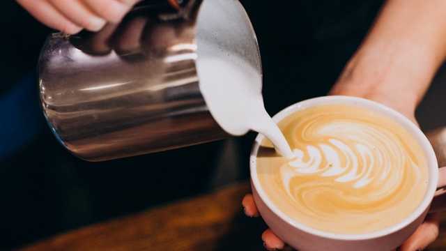 Ayudante de Camarero/a