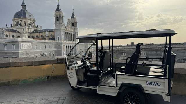 Conductor/a y Guía Turístico/a de Tuk-Tuk en Barcelona