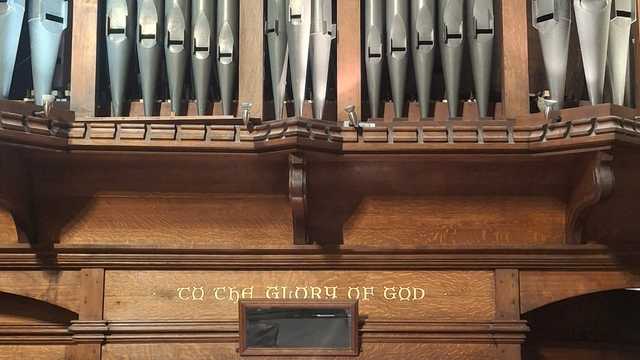 Organ tuners assistant