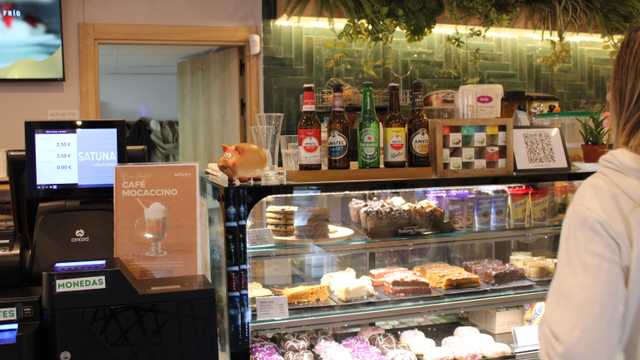 DEPENDIENTA CAFETERÍA