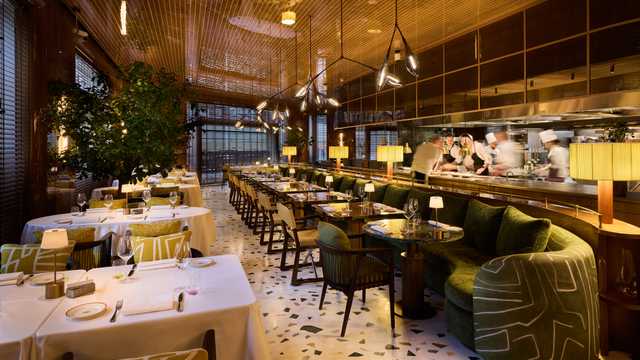 Head Waiter / Waitress