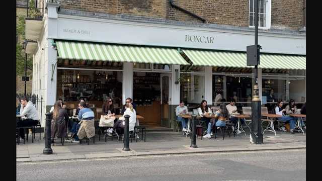 Food and Drinks Runner