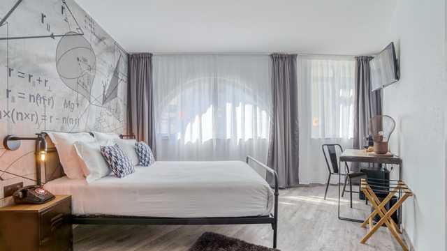 Customer Service Representative (CSR)