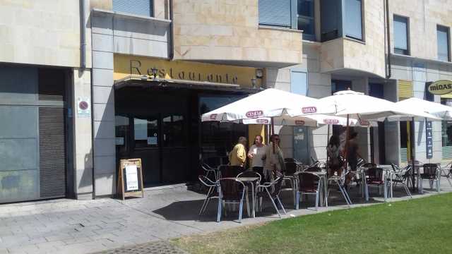 Cocinero/a y Ayudante/a de Cocina