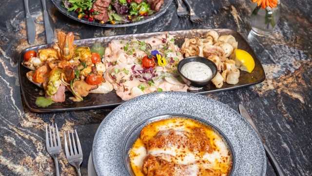 Head Waiter / Waitress