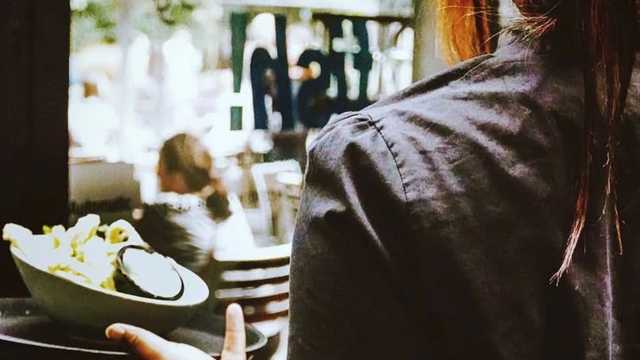 Waiter / Waitress