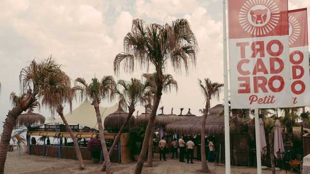 SALA, COCINA, JEFE/A DE PLAYA Y JEFE/A DE COCINA - TROCADERO PETIT